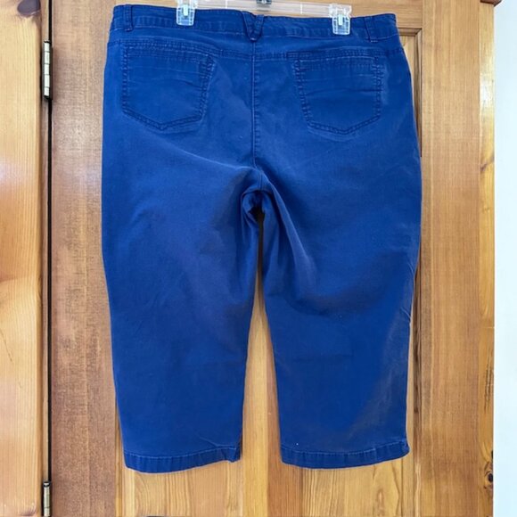 Briggs Cotton Spandex blend Blue Patchwork Recycled Upcycled Capri Pants Size 18 - Picture 2 of 8